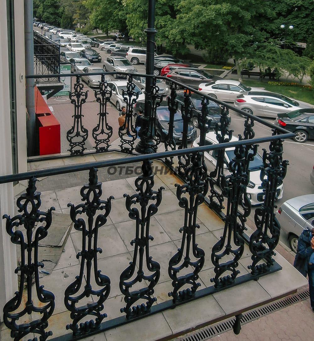 Балкон из чугуна SB84 из балясин- фото 1