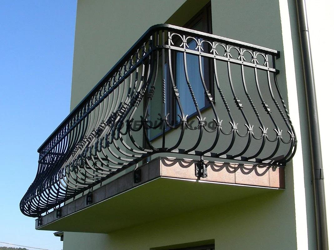 Литой балкон SB91 с декоративными элементами- фото 1